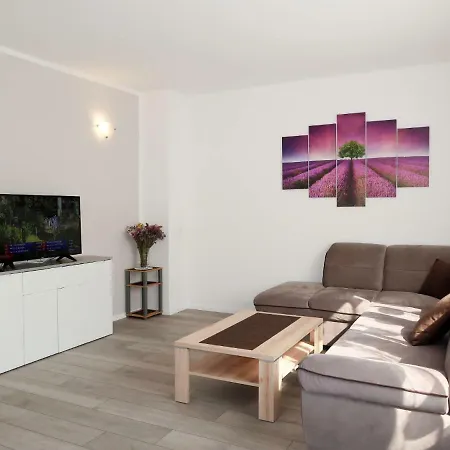 Haus Mate 100s شقة سبليت